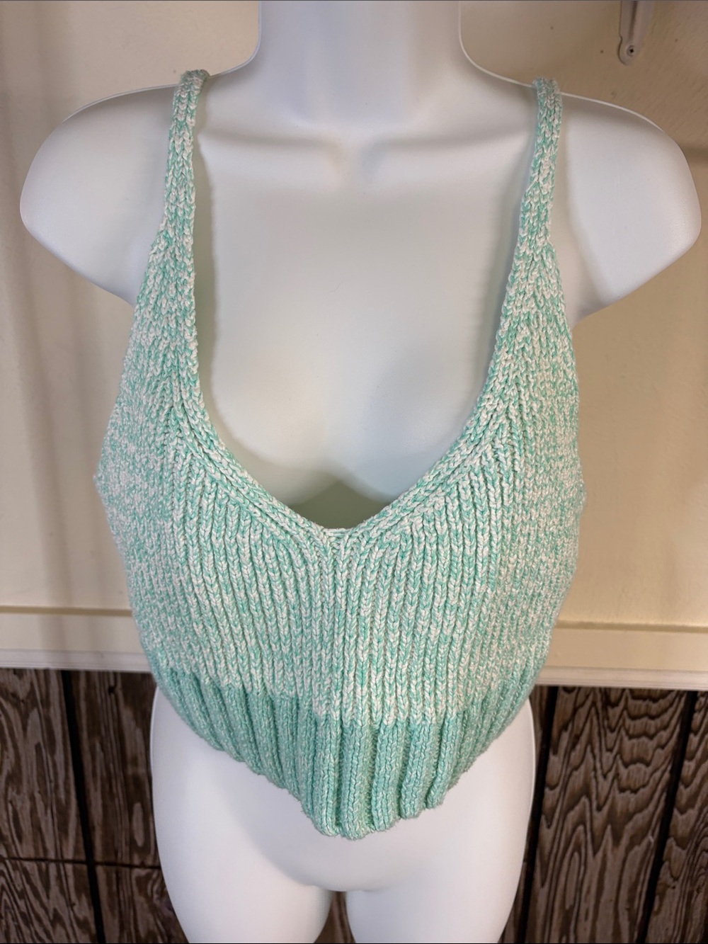 Light Mint Knit V-Neck Cropped Tank